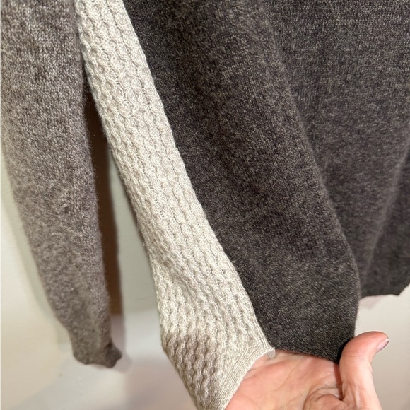 Theory | Tarledia HM Lofty 100% Cashmere V-Neck Sweater - Size P/TP (XS) - Picture 7 of 9